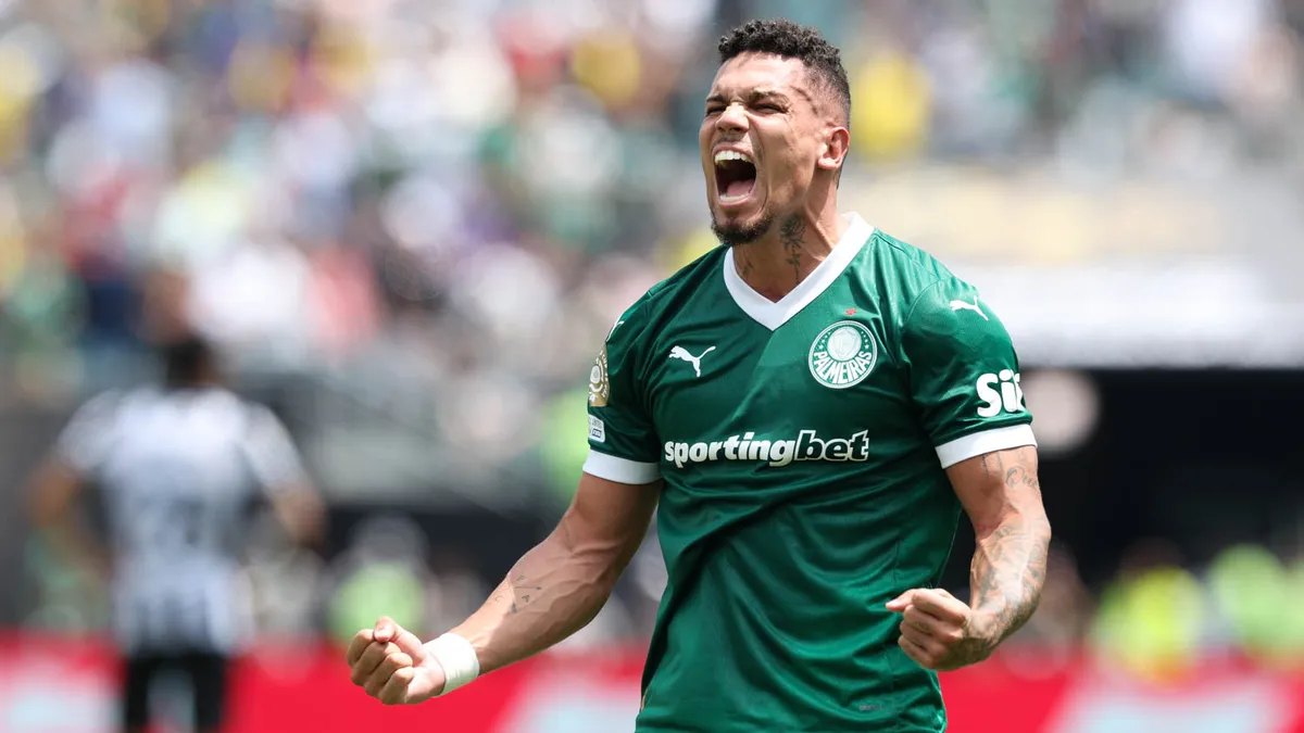 Paulinho celebra o gol da classsificação do Palmeiras às quartas de final do Mundial de Clubes