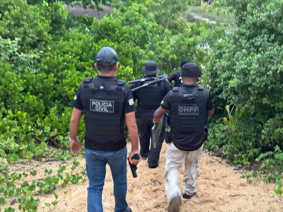 Armas, munições e drogas serão alvos das buscas realizadas em imóveis na área