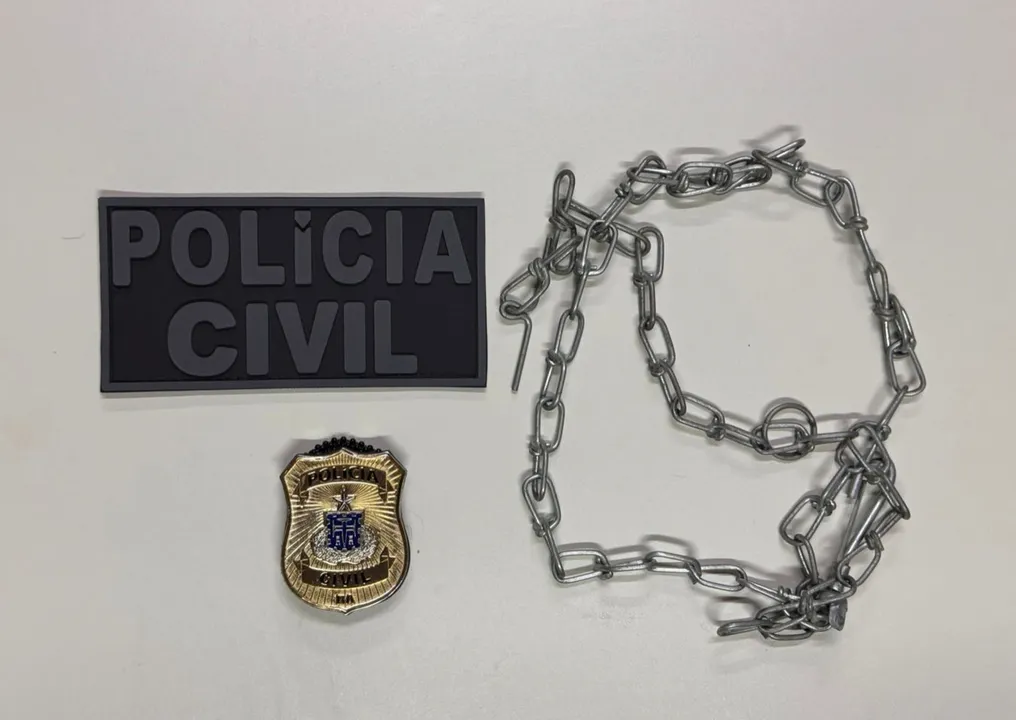 Durante o resgate, os policiais descobriram que a mulher tinha um mandado de prisão em aberto por homicídio qualificado