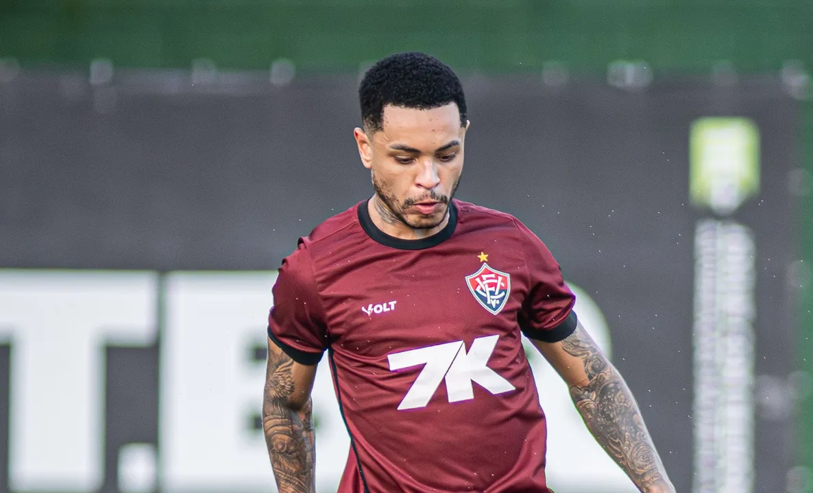 Matheuzinho, meia do Vitória