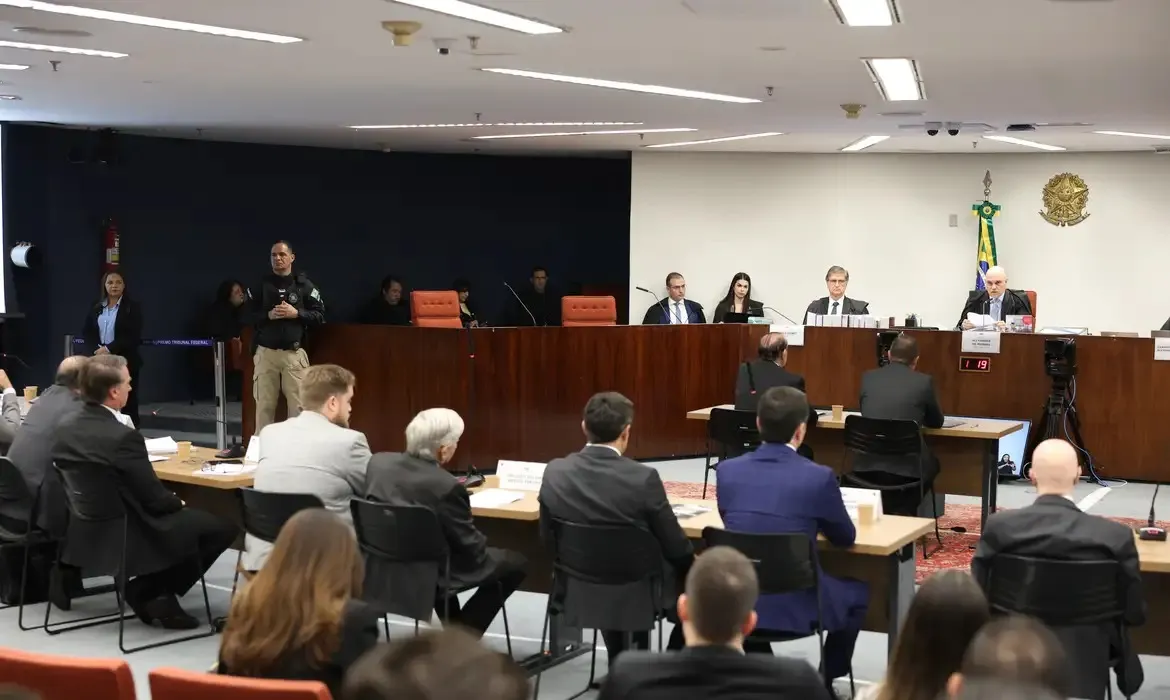 Primeiro dia de interrogatório dos réus da trama golpista