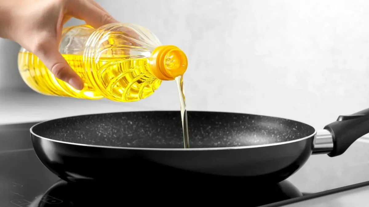 Saiba como fazer o descarte correto do óleo de cozinha