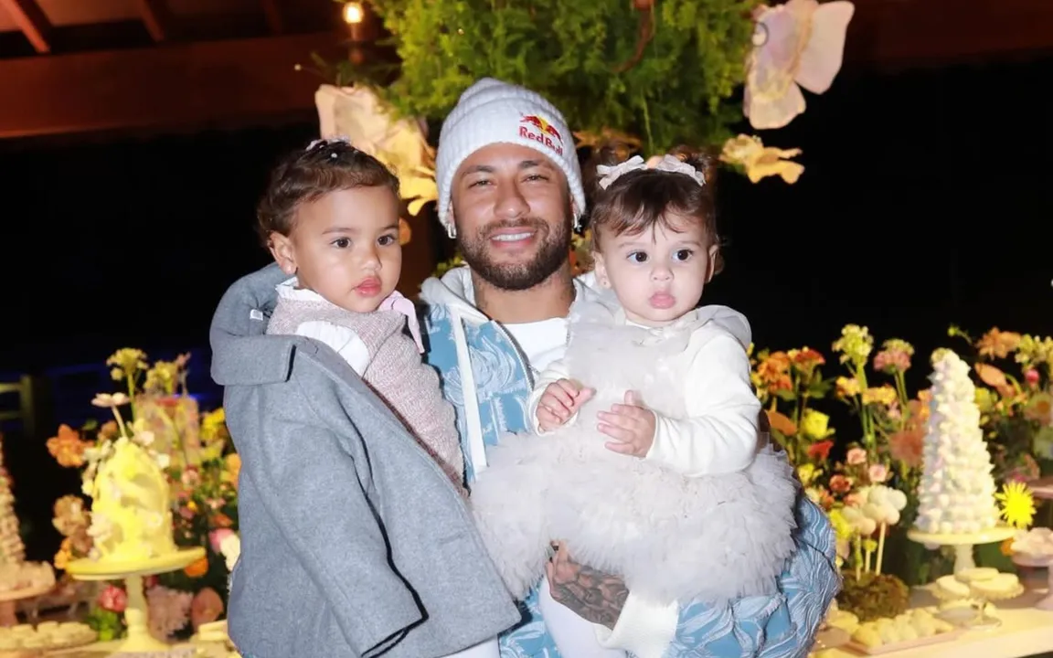 Neymar e filhas