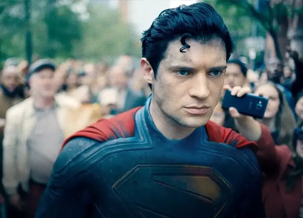 O filme marca a estreia de David Corenswet no papel do herói