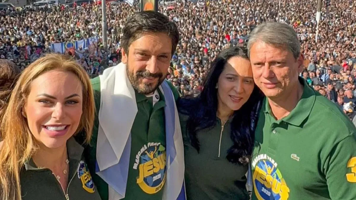 Tarcísio de Freitas ao lado do prefeito de São Paulo, Ricardo Nunes