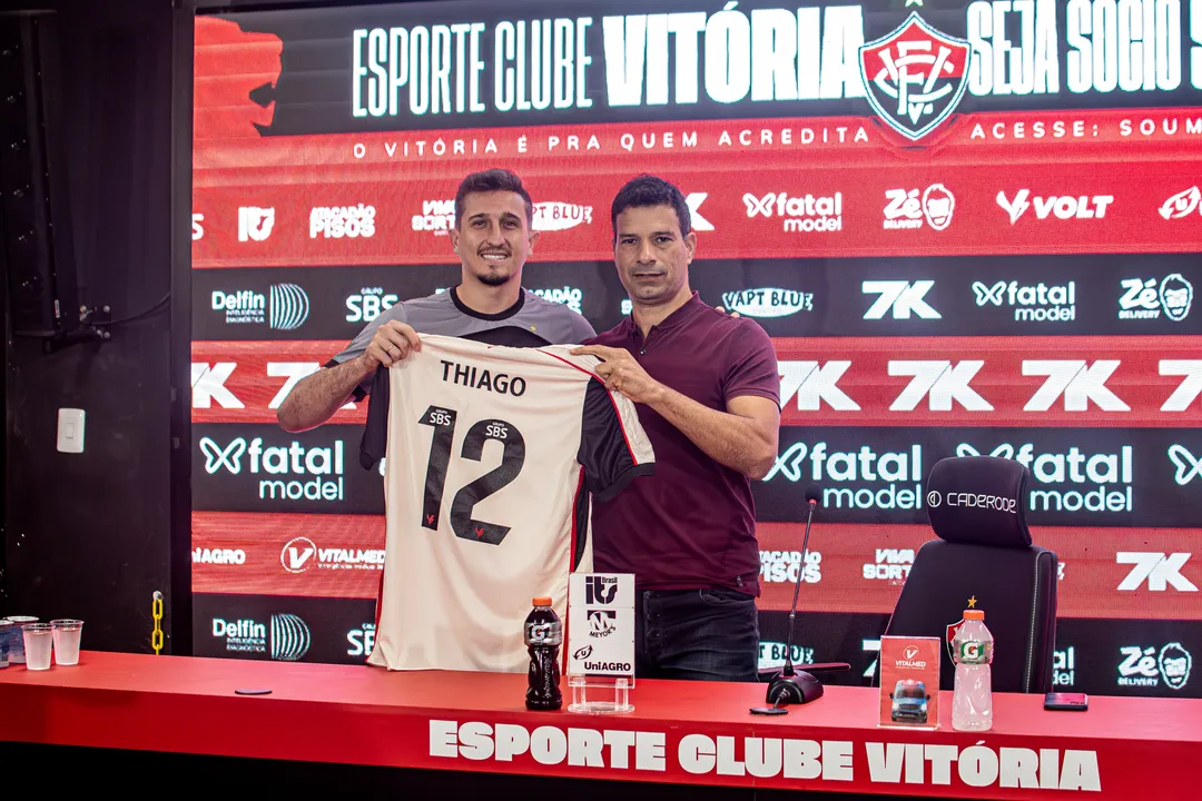 Thiago Couto foi apresentado pelo executivo de futebol Gustavo Vieira