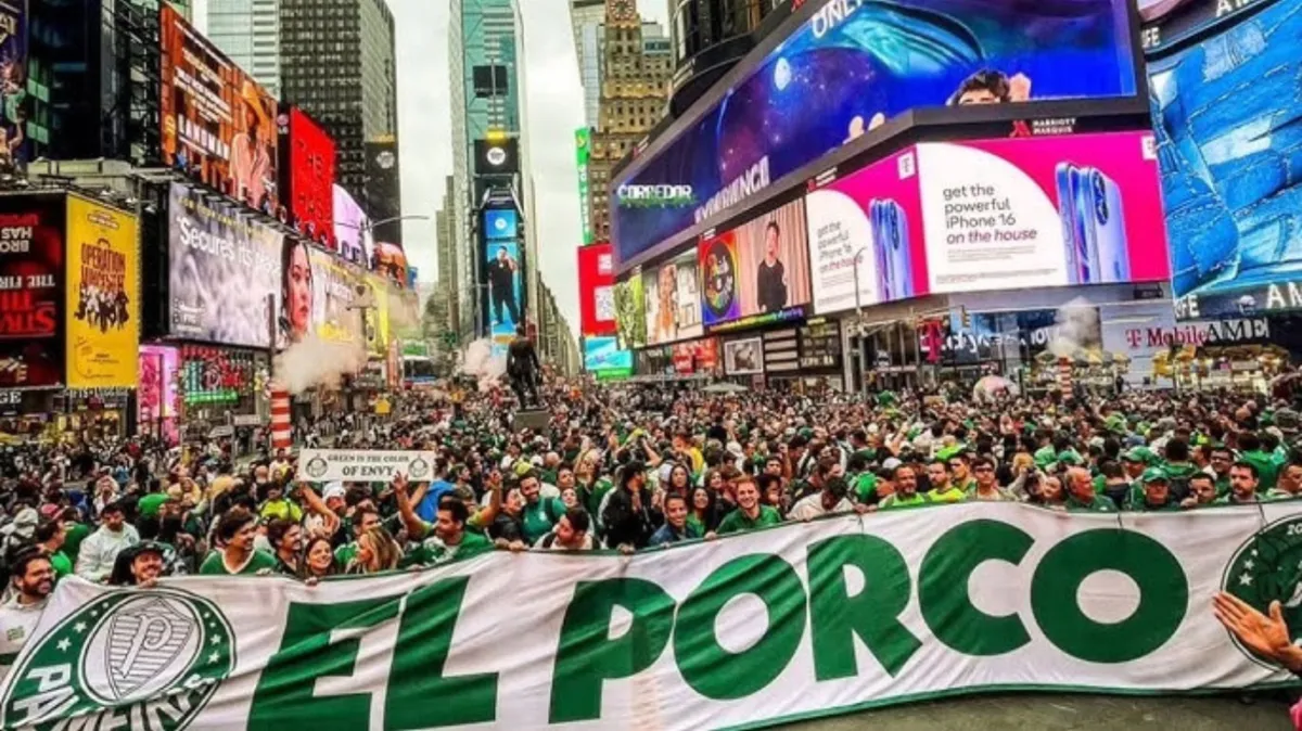 Torcida do Palmeiras na Times Square