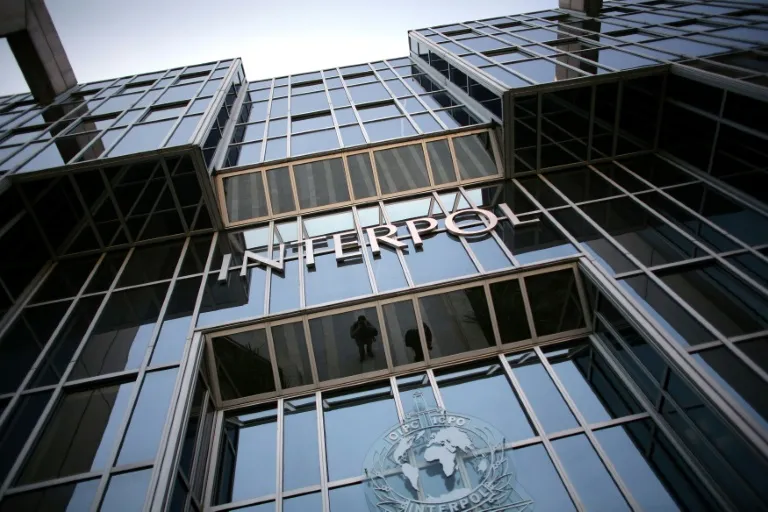 Como país membro da Interpol, o Brasil participa ativamente da troca de dados