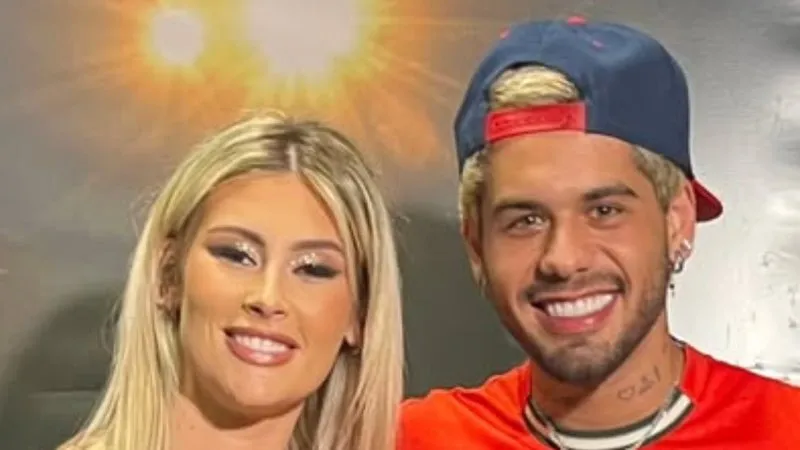 Os dois se encontraram nos bastidores de um show do artista em Portugal