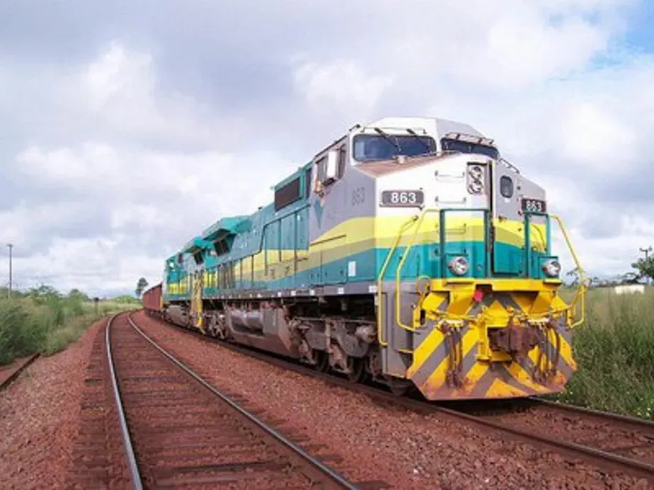 A viagem é feita pela Estrada de Ferro Carajás