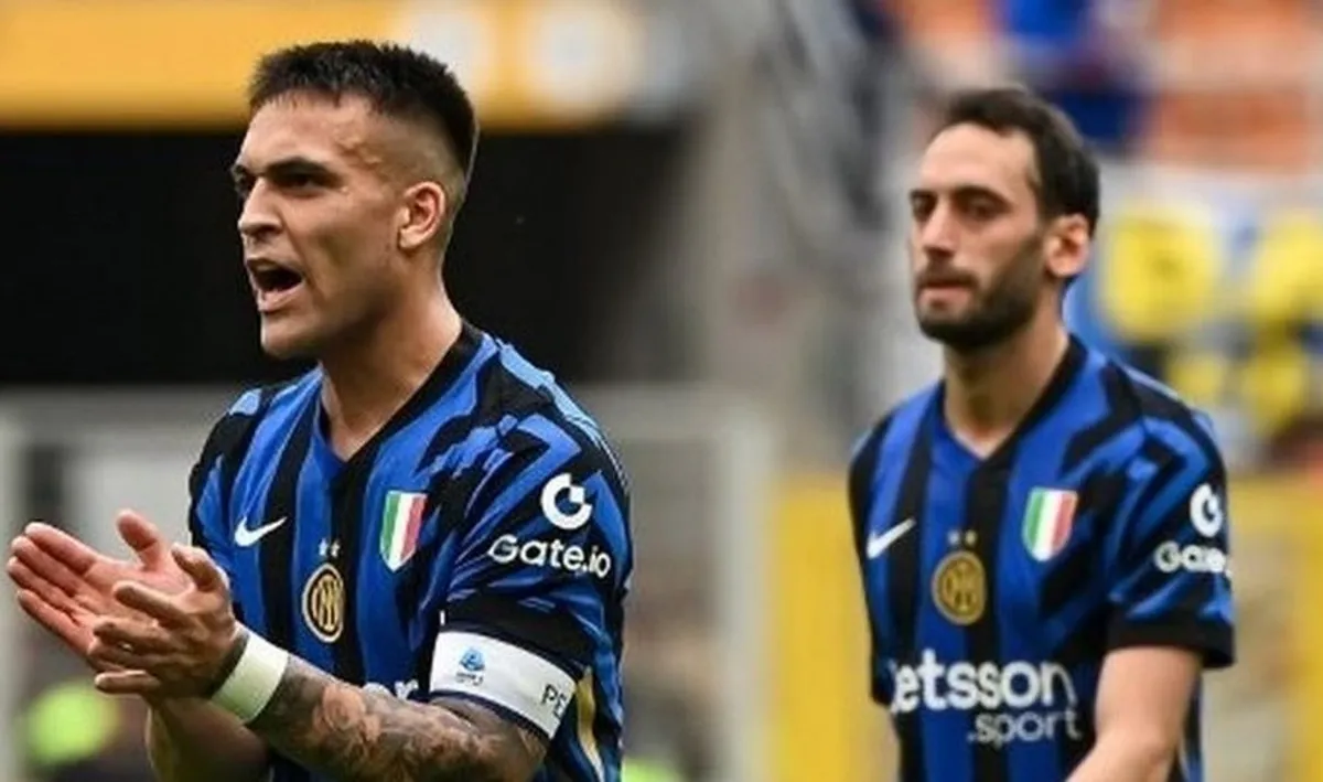 Lautaro martinez e Hakan Çalhanoglu em ação pela Inter de Milão