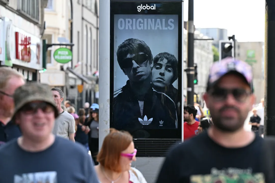 Banda britânica de rock inicia turnê mundial na cidade galesa de Cardiff