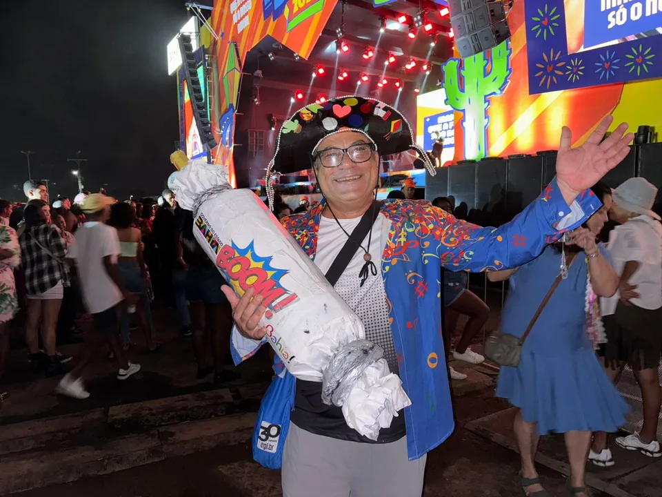 Artista plástico Adilson Guedes