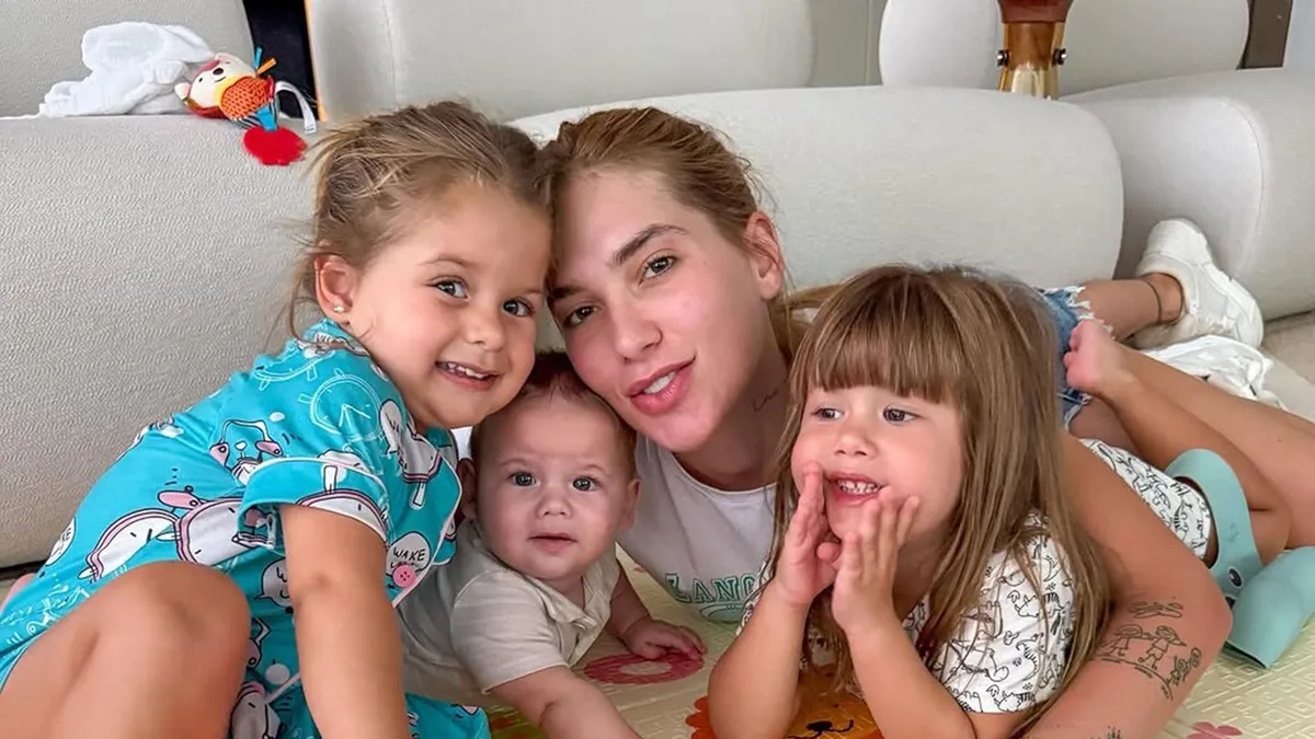 Virginia Fonseca e os três filhos