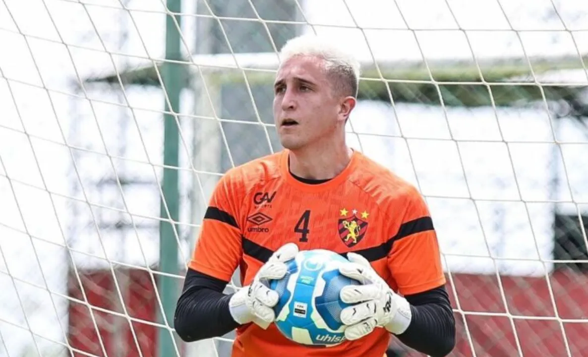 Thiago Couto, novo goleiro do Vitória