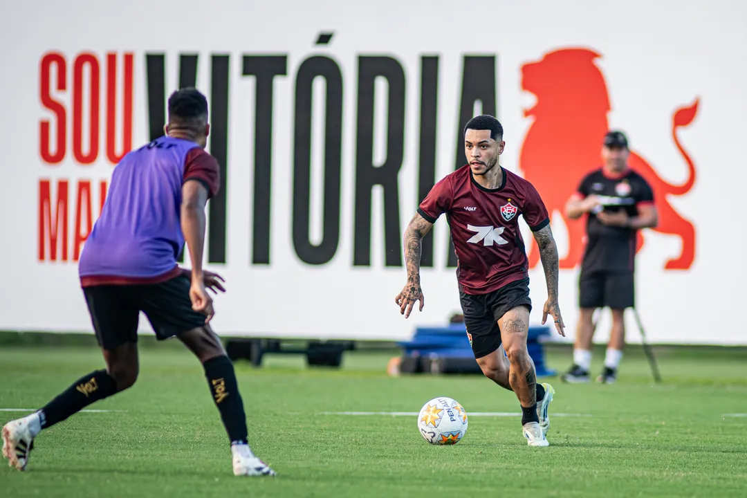 Matheuzinho durante treinamento