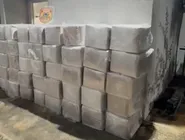 Com o impacto, mulher caiu de costas no chão
