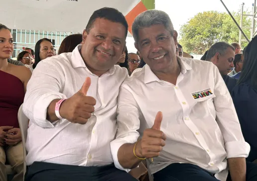 Prefeito Bruno Reis ao lado do subcretário Alexandre Reis e Ana Paula Matos
