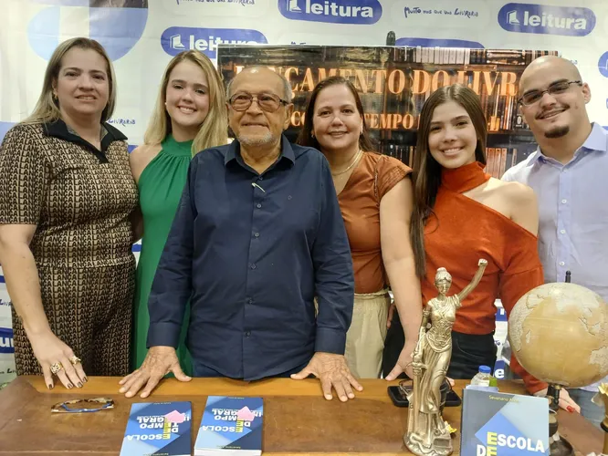 Severiano Alves lança livro sobre escolas em tempo integral e seus benefícios