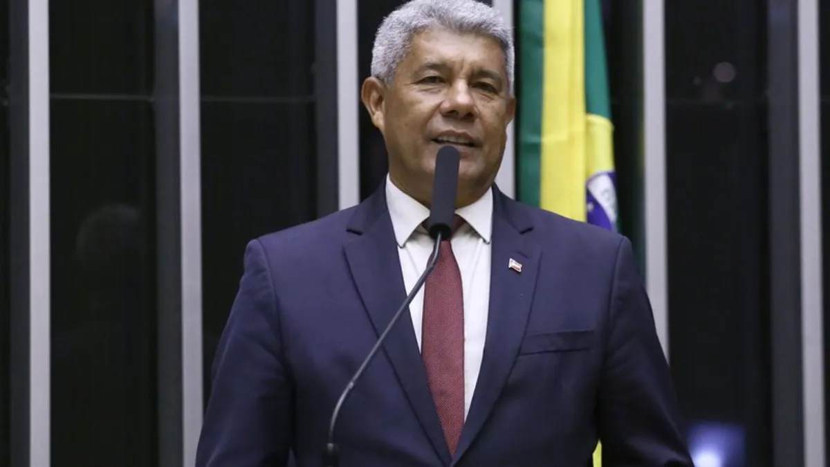 Governador no púlpito da Câmara dos Deputados na sessão do 2 de Julho