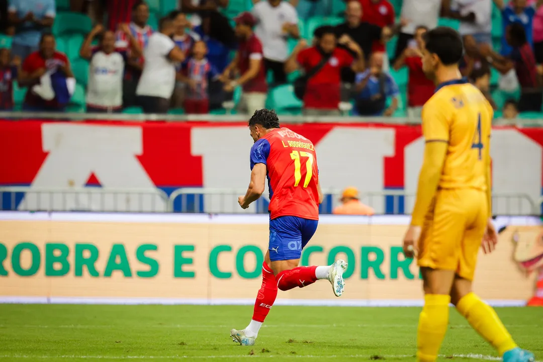 Com o fim do jejum de gols, Lucho Rodríguez reassume a posição de destaque no Bahia. Seus dois gols contra o Retrô vieram da função que o consagrou, validando a visão do técnico Rogério Ceni