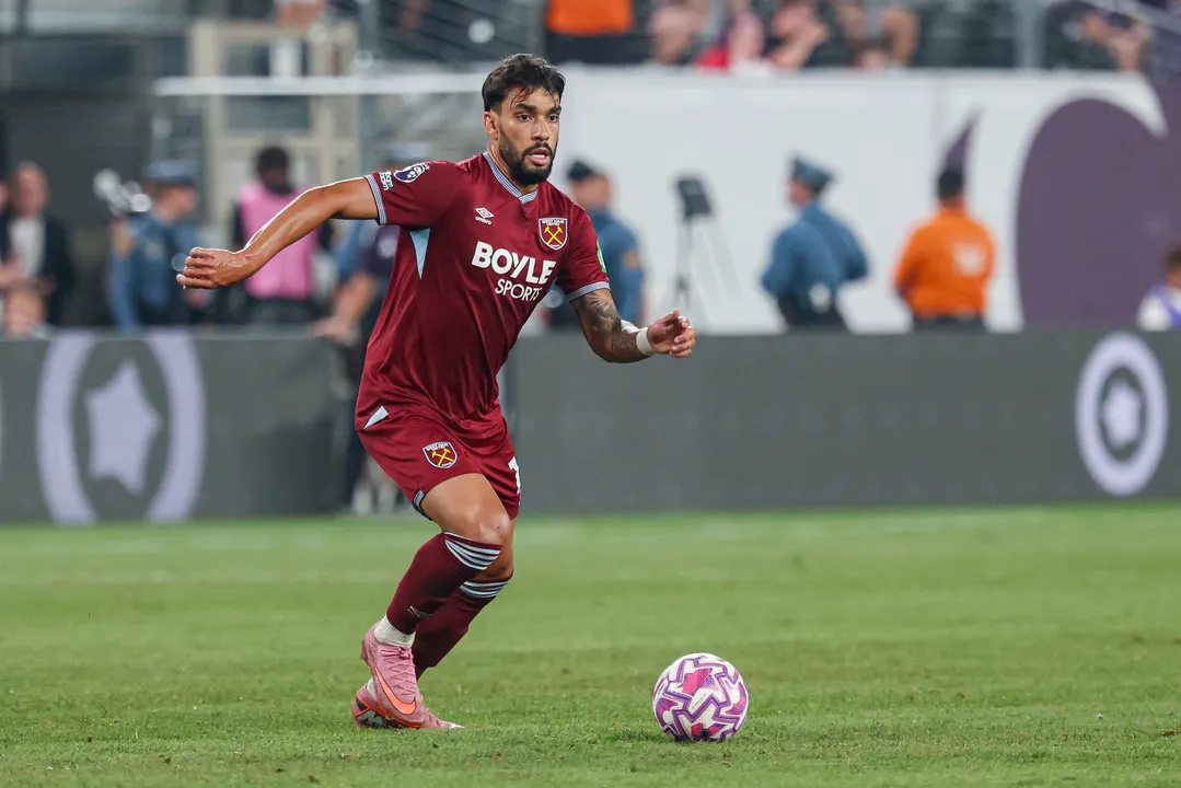 EAST RUTHERFORD, NEW JERSEY - JULY 26: Lucas Paquet? of West Ham United in action against Manchester United during a Premier League Summer Series match at MetLife Stadium on July 26, 2025 in East Rutherford, New Jersey.   Vincent Carchietta/Getty Images/AFP (Photo by Vincent Carchietta / GETTY IMAGES NORTH AMERICA / Getty Images via AFP)