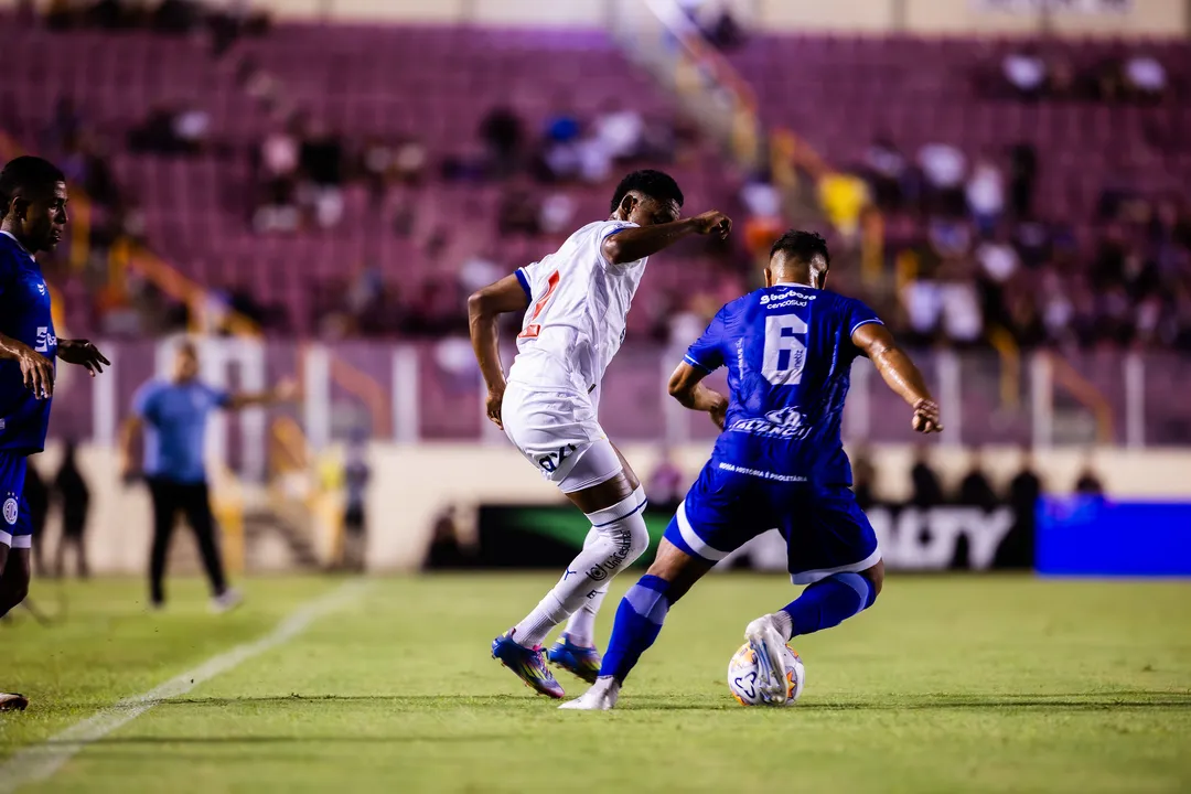 Bahia enfrenta o Confiança no Batistão pelo primeiro jogo da final da Copa do Nordeste. Equipe terá desfalques e enfrentará a melhor defesa do torneio.