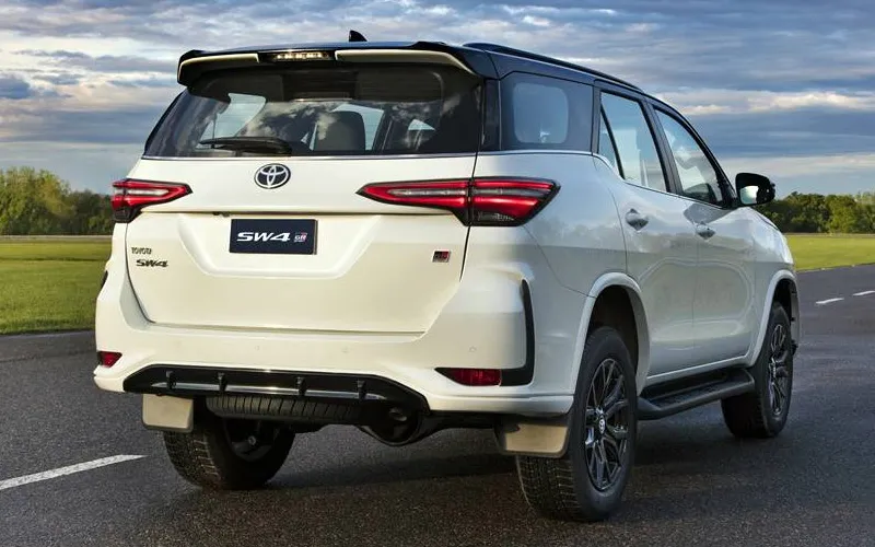 Imagem figurativa do carro que deve ser usado pelos deputados