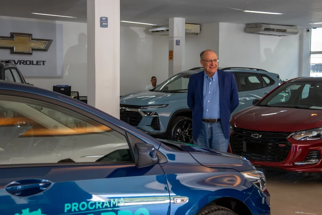 Alckmin em visita a concessionária