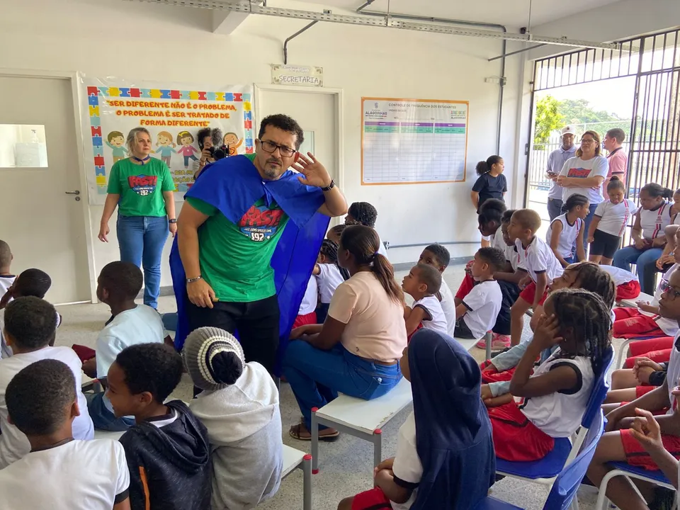 Alunos de Alagoinhas aprendem a identificar sinais do AVC em projeto