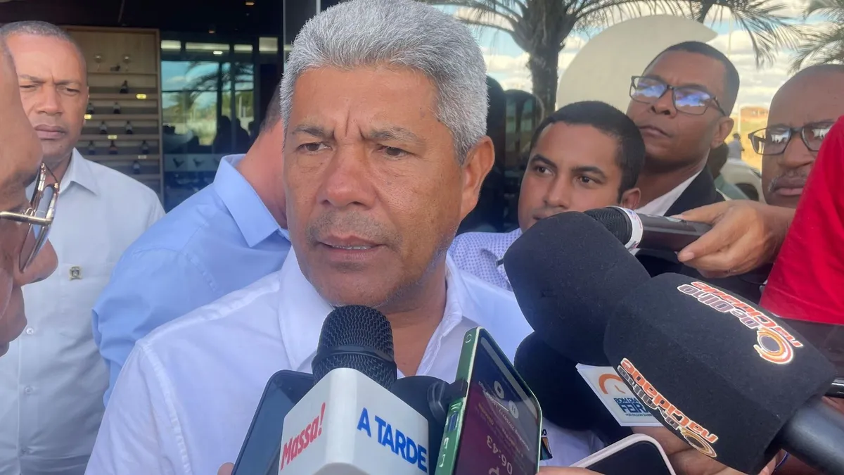 Governador Jerônimo Rodrigues (PT) em coletiva de imprensa