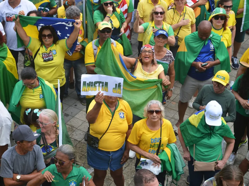Bolsonaristas apelam por anistia