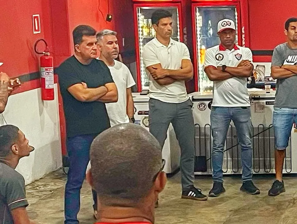 Fábio Mota, Gustavo Vieira e Thiago Noronha na sede da TUI