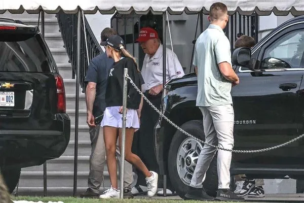 Trump a caminho do campo de golfe