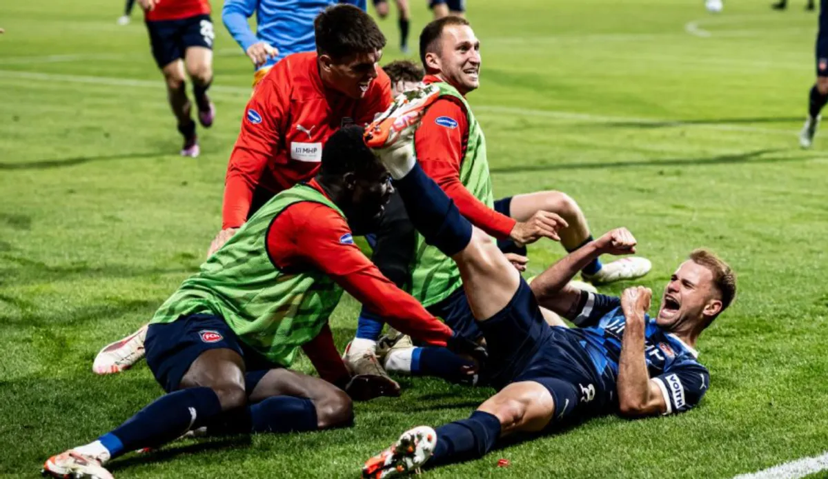 Léo Scienza, atacante brasileiro do Heidenheim, marcou três gols nos dois primeiros jogos da temporada 2025/26. O jogador vive grande fase na Bundesliga.