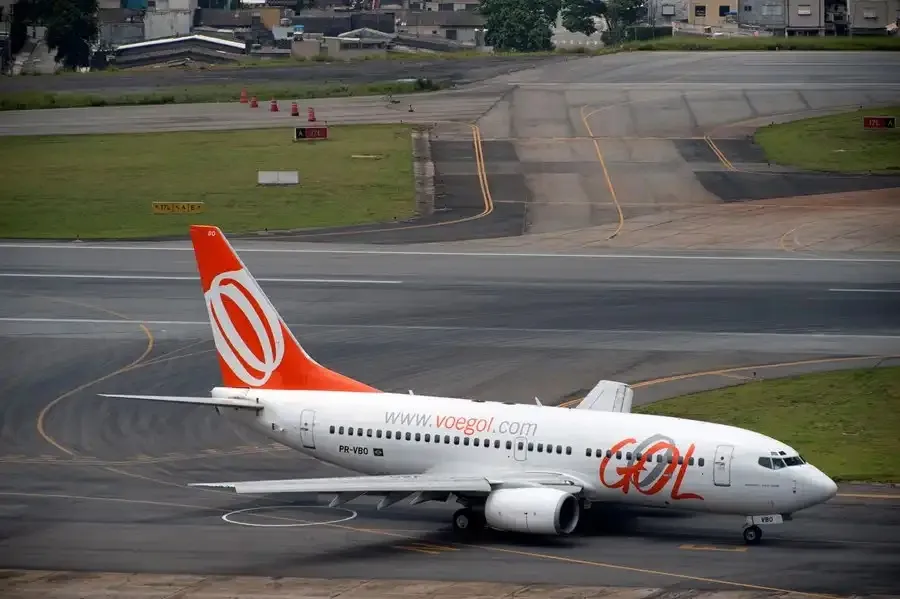 Incidente aconteceu quando o avião deixava o Aeroporto do Rio de Janeiro