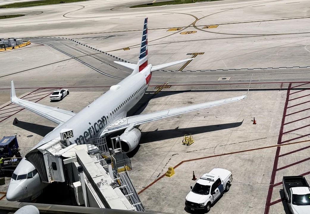 Avião da American Airlines no Aeroporto de Miami, EUA (ilustração)