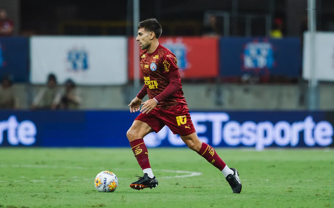 Acevedo preocupou a torcida tricolor após ser substítuido na partida contra o Santos