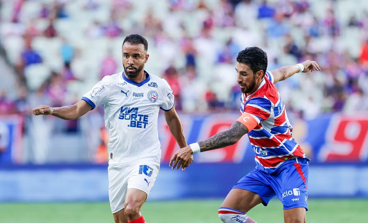 Caio Alexandre e Lucero em campo na Arnea Castelão