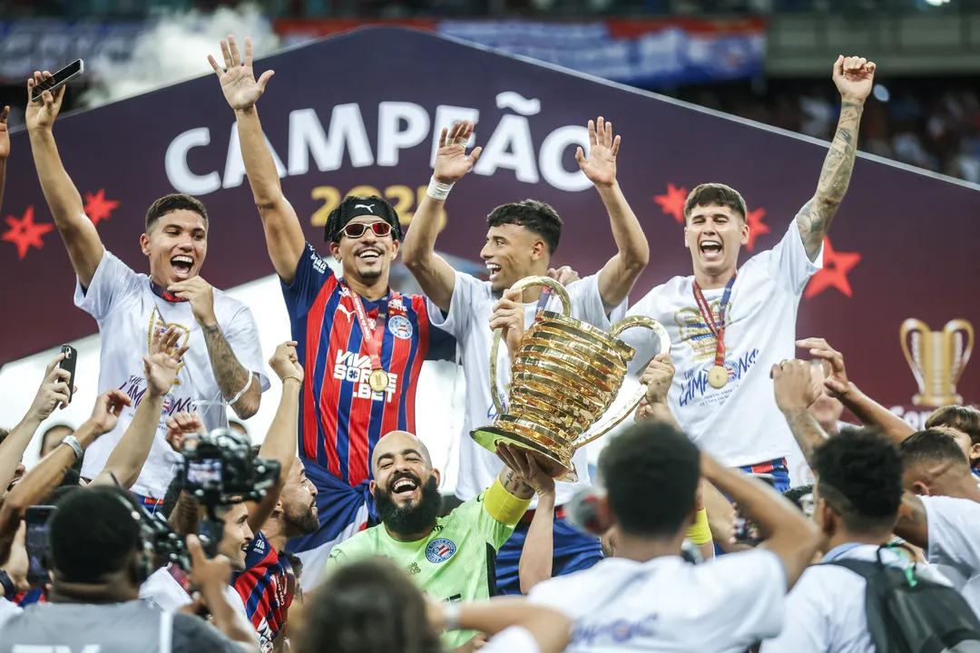 Bahia comemora a quinta taça de Nordestão