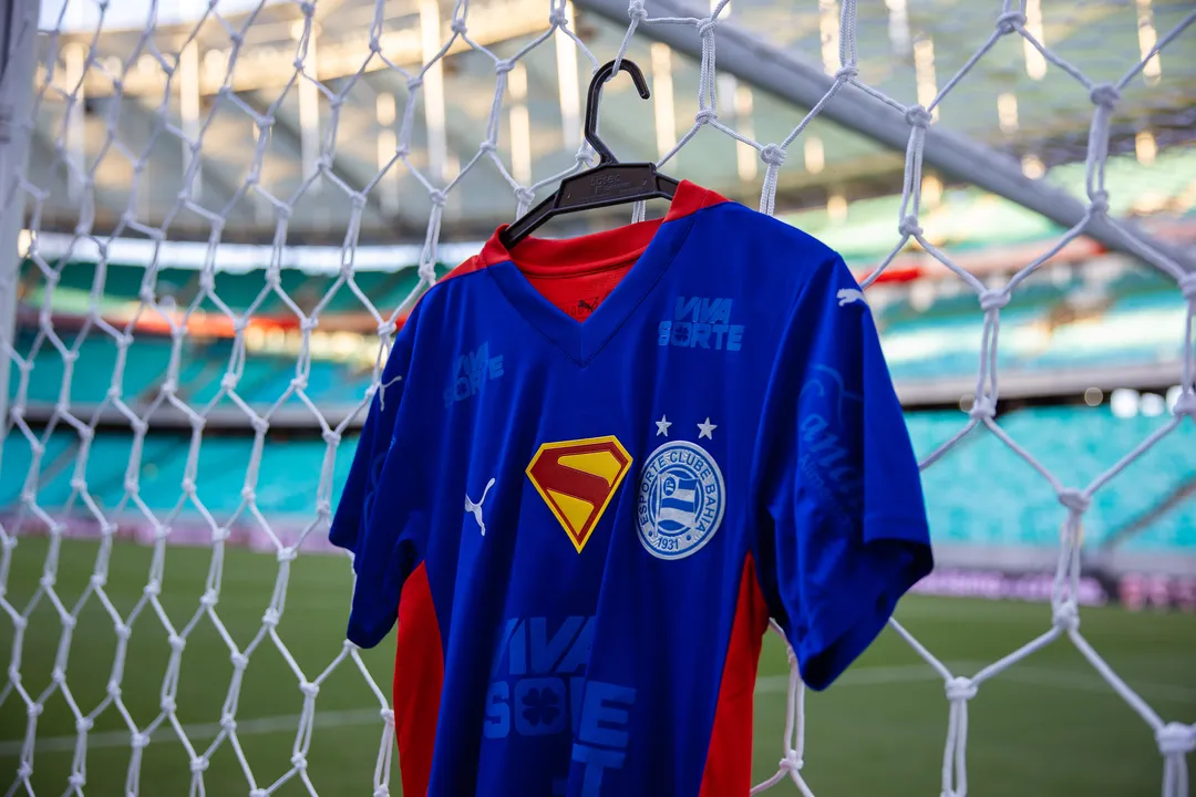 O Bahia jogou o jogo de ida contra o Retrô com a camisa do Superman