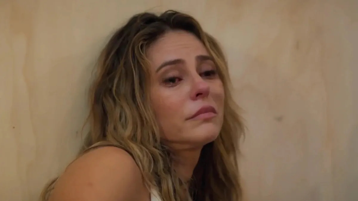 Heleninha (Paolla Oliveira) volta a sumir após bebida