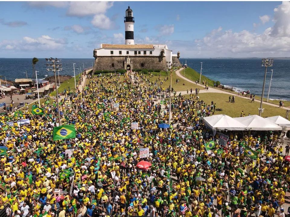 Ato aconteceu neste domingo, 3