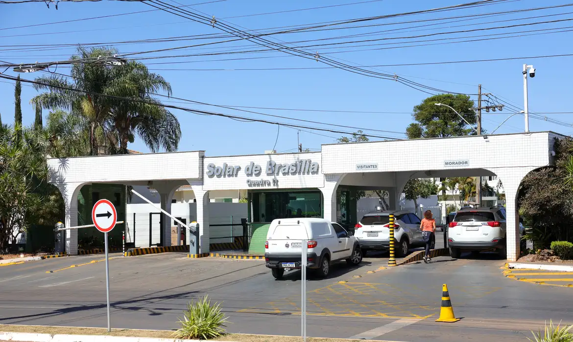 Bolsonaro deixou condomínio onde mora pouco antes das 9 horas da manhã