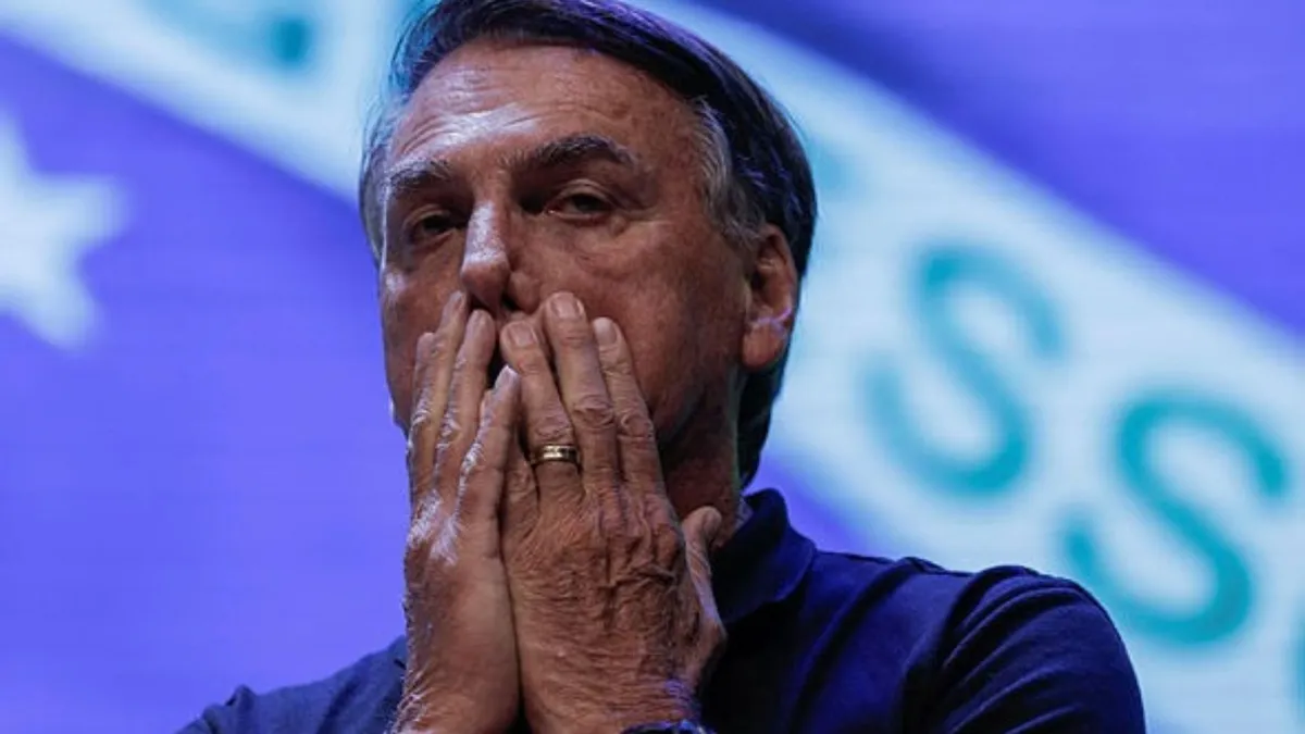 Ex-presidente Jair Bolsonaro (PL) surpreso durante agenda