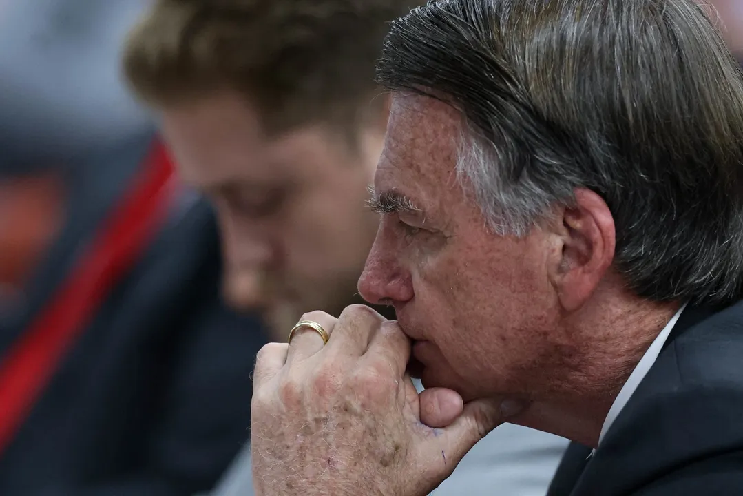 Bolsonaro triste