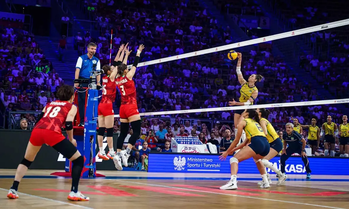 Brasil superou o Japão por 3 sets a 2 no sábado