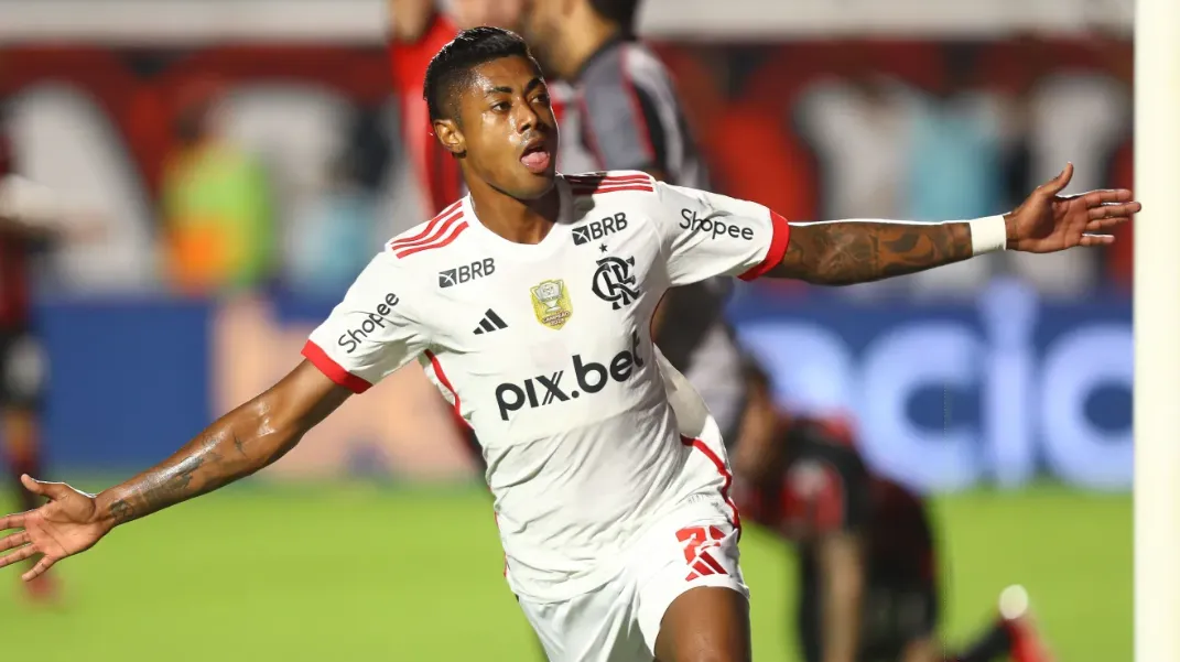 Bruno Henrique recebe pena de 12 jogos suspenso mais multa