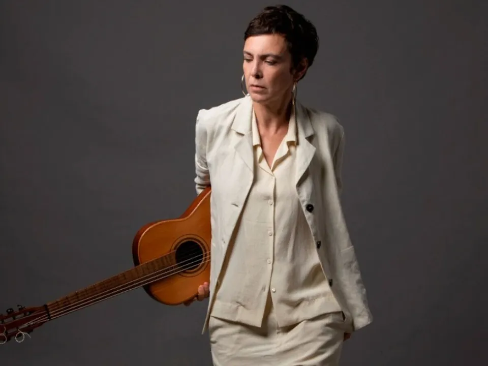Adriana Calcanhotto é uma das atrações
