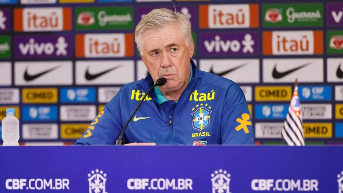 O italiano Carlo Ancelotti é o treinador da Seleção Brasileira
